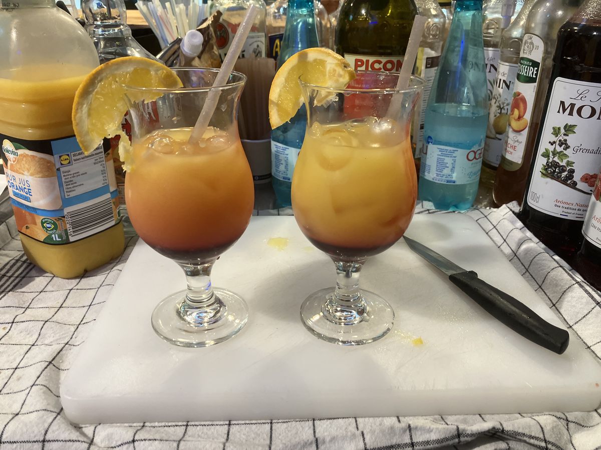 Cocktails maison au bar